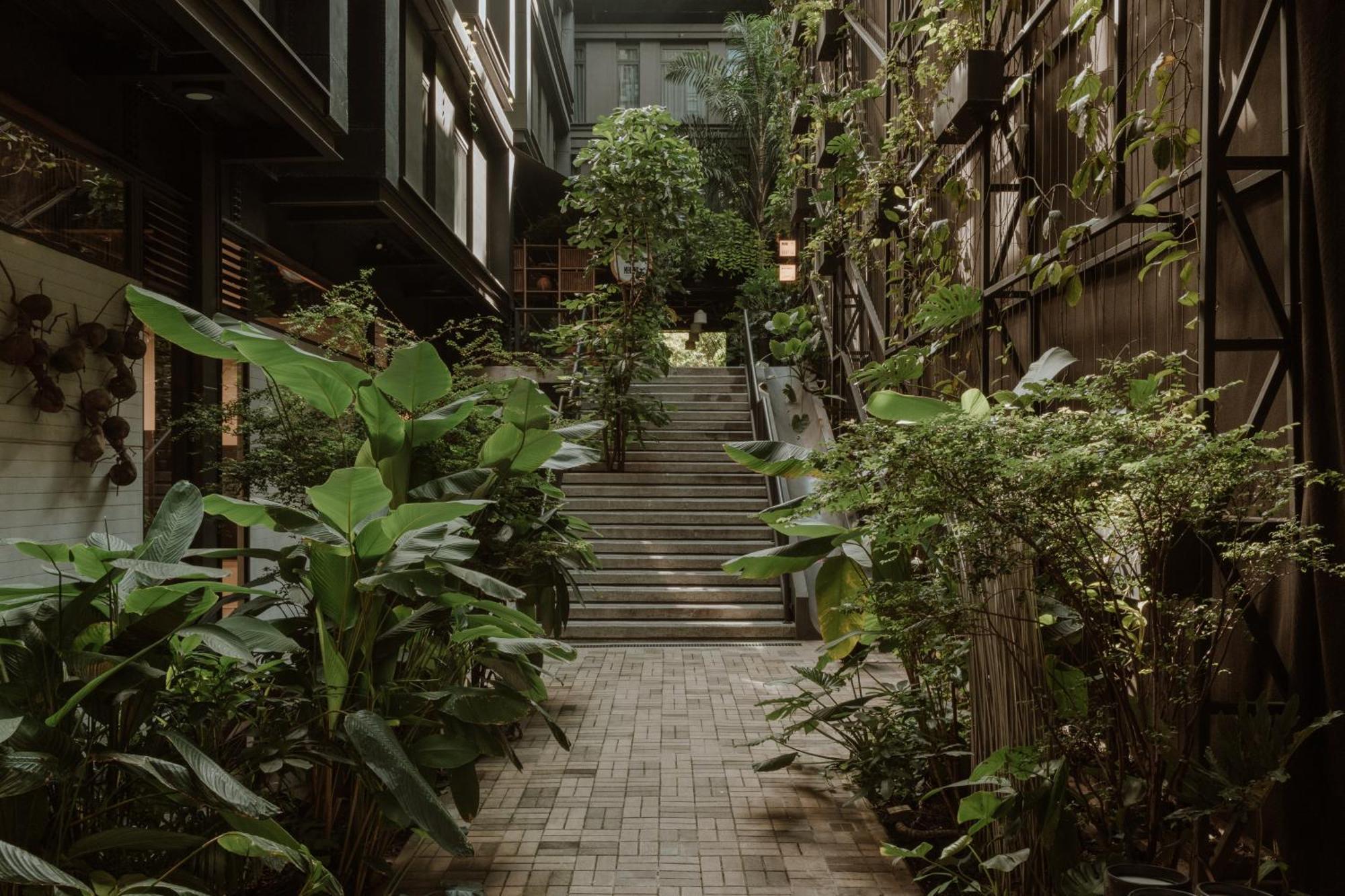 The Click Clack Hotel Medellín Exteriör bild The interior of the hotel