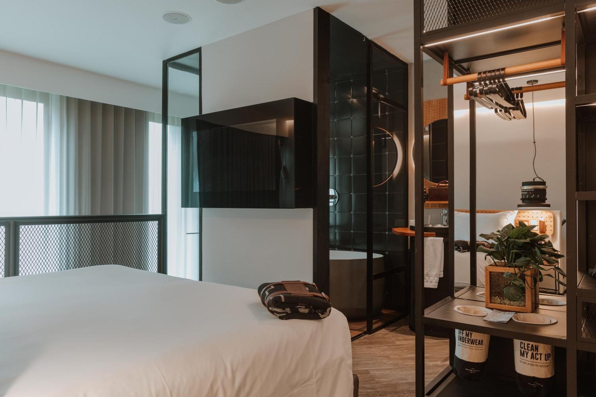 The Click Clack Hotel Medellín Exteriör bild A room at the hotel