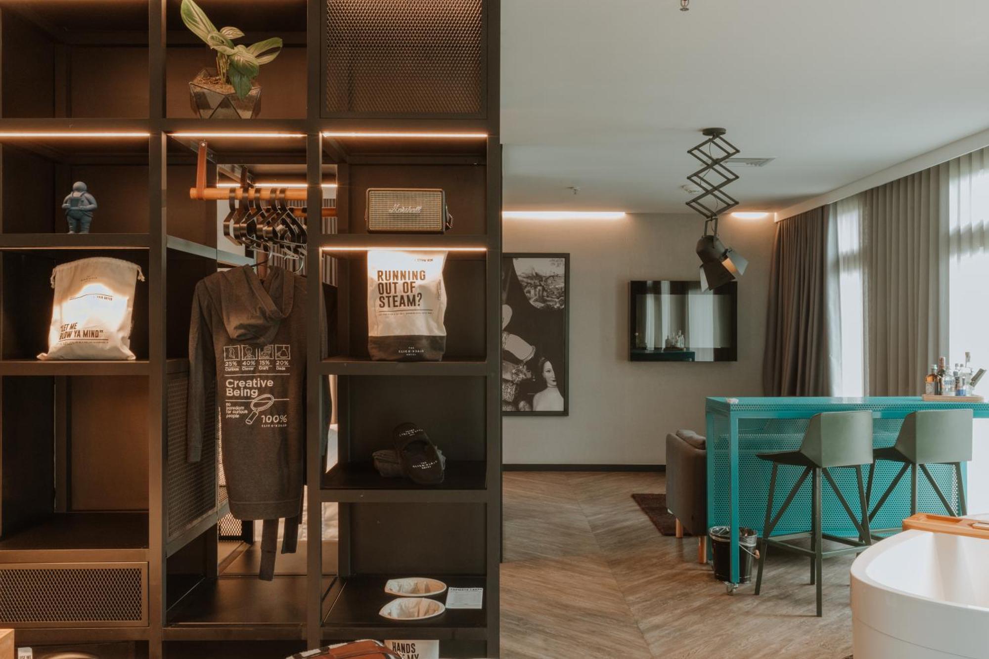 The Click Clack Hotel Medellín Exteriör bild The interior of the hotel