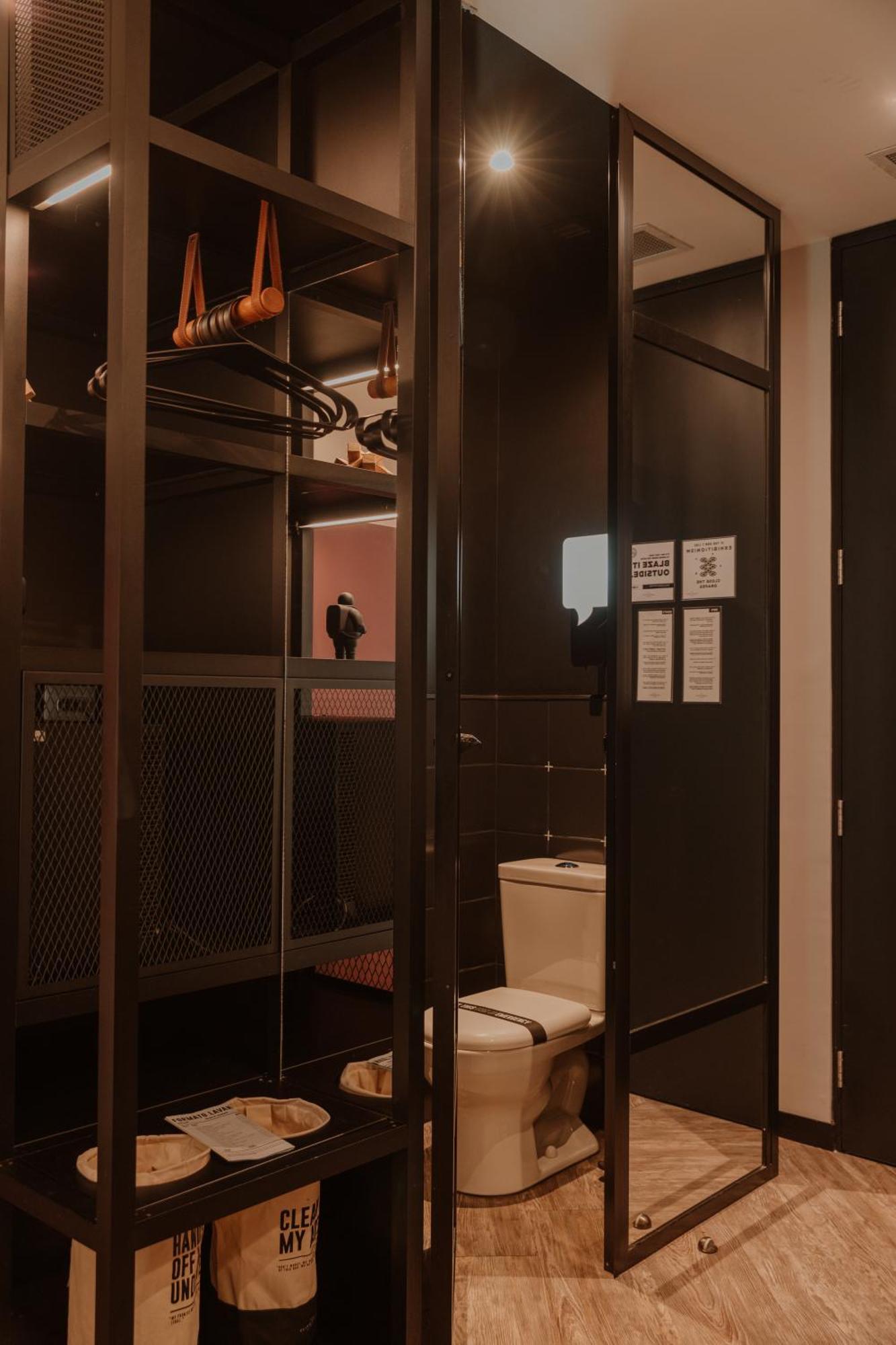 The Click Clack Hotel Medellín Exteriör bild Bathroom