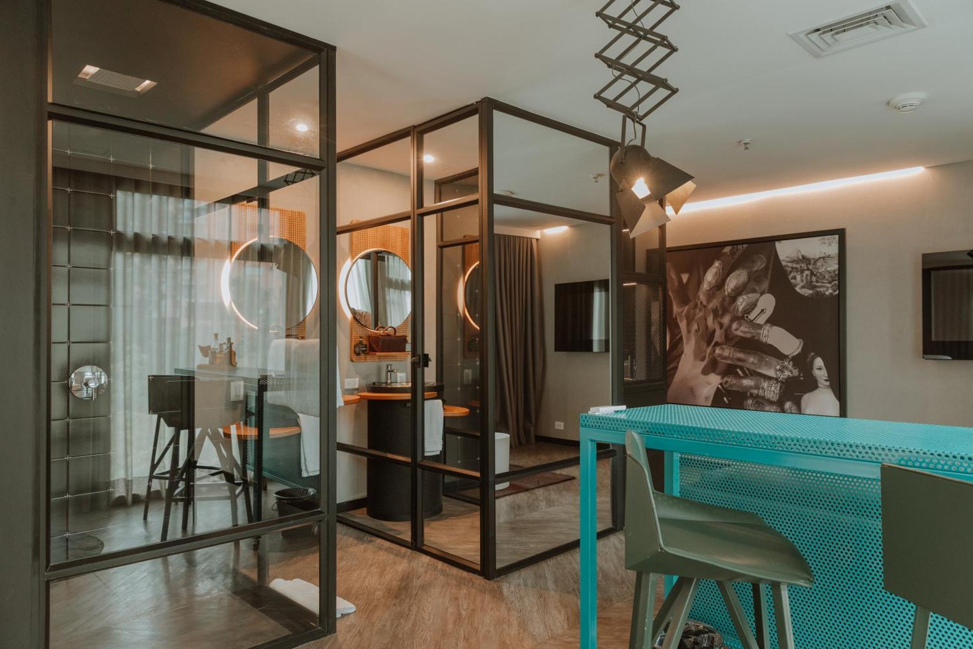 The Click Clack Hotel Medellín Exteriör bild The interior of the hotel