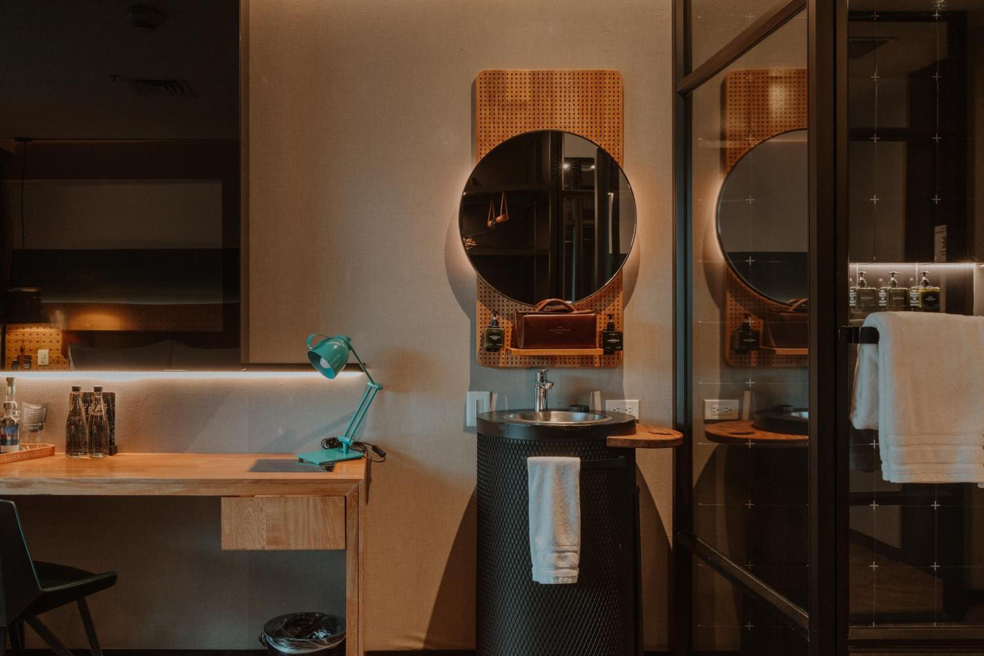 The Click Clack Hotel Medellín Exteriör bild Bathroom at the Hotel