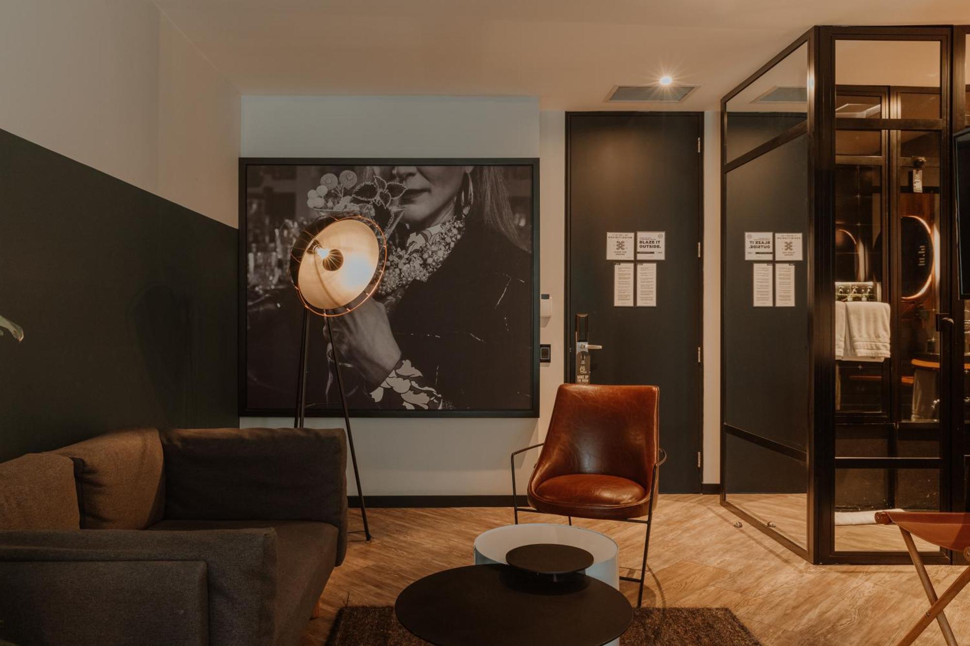 The Click Clack Hotel Medellín Exteriör bild A room at the hotel
