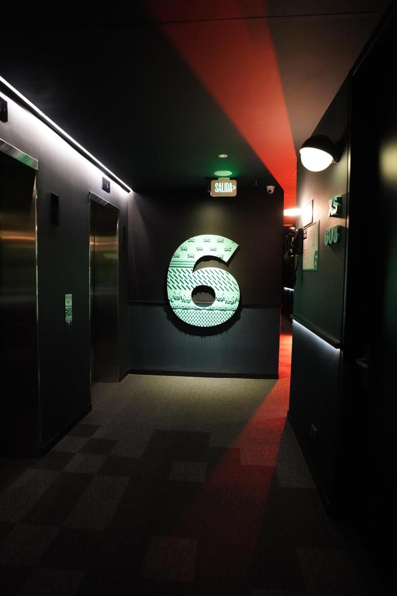 The Click Clack Hotel Medellín Exteriör bild The 6th floor of the hotel